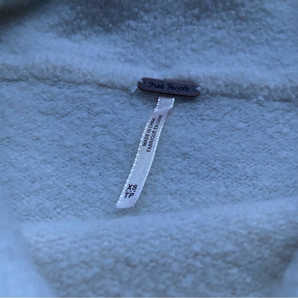 FREE PEOPLE WOOL BLEND COWL NECK SWEATER SIZE XS - Picture 4 of 9